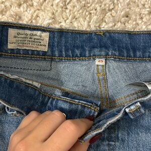 levi’s straight leg jeans
